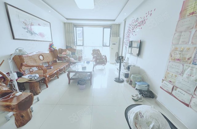 名人苑一期，腾龙广场，湖西早市，电梯洋房，城市主人，客厅朝阳
