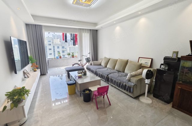 莲湖新城洋房三叶草户型，三室两厅两卫，带车位储藏室