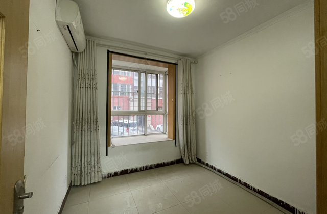 地暖 大三室 带院子 2008年 孝心一楼  水晶城