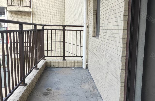 筠城美丽泷江4室2厅132㎡68.3万二手房图片