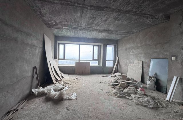 西航海坛金城4室2厅191㎡206万二手房图片