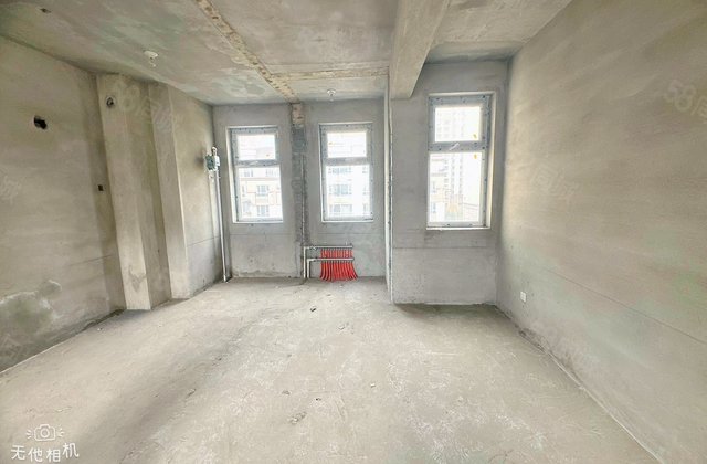 万浦小镇A区4室2厅216㎡130万二手房图片