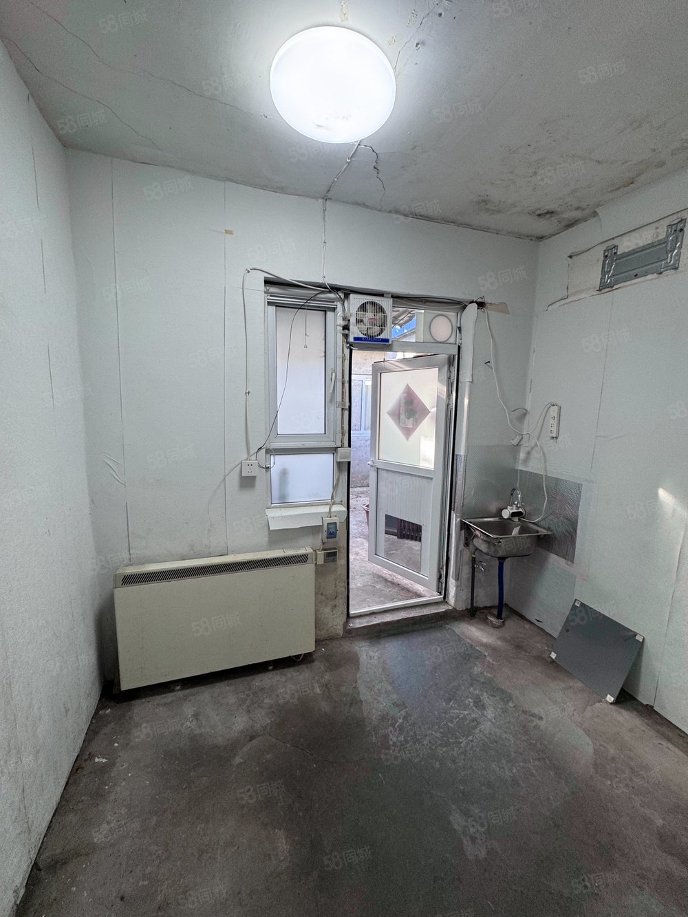 大格巷胡同小區(qū)1室0廳0衛(wèi)10㎡南北228萬