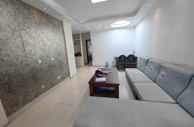 阿卡二期 多层2楼东户 刚需很好的户型 公摊小 随时看免大税