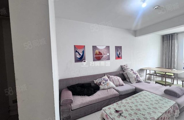 房东急售。香江附近电梯房，总价50多万。南北通透 精装可拎包