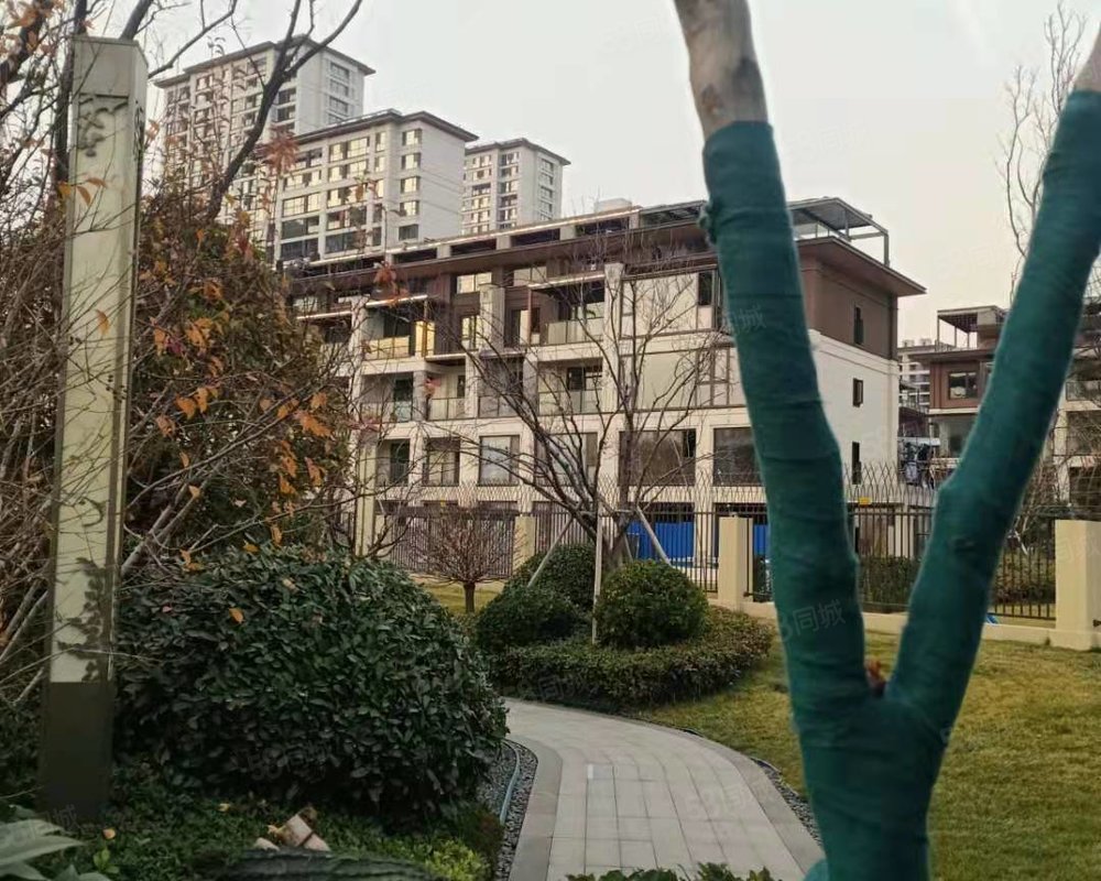 青特地铁花屿城