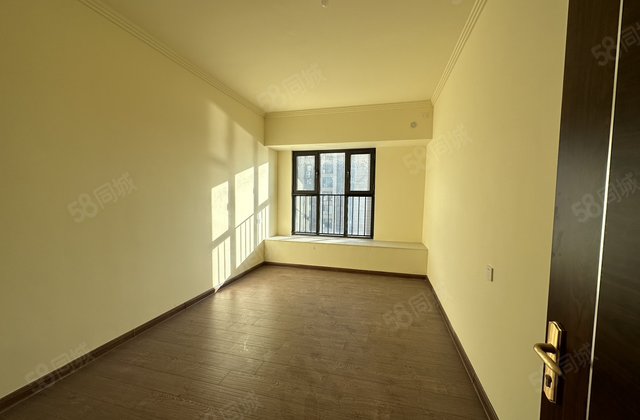 碧桂园翡丽湾，徒骇河旁，270平观景大平层，送双车位