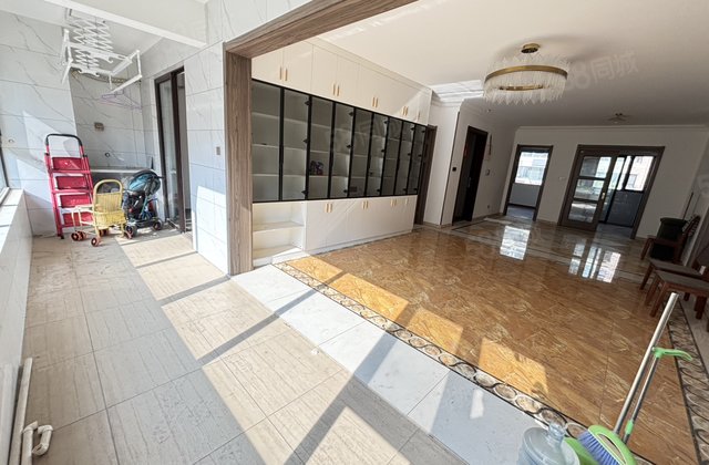 电梯洋房，国岳府，清水湾，带车位好楼层双阳台全明四叶草户型