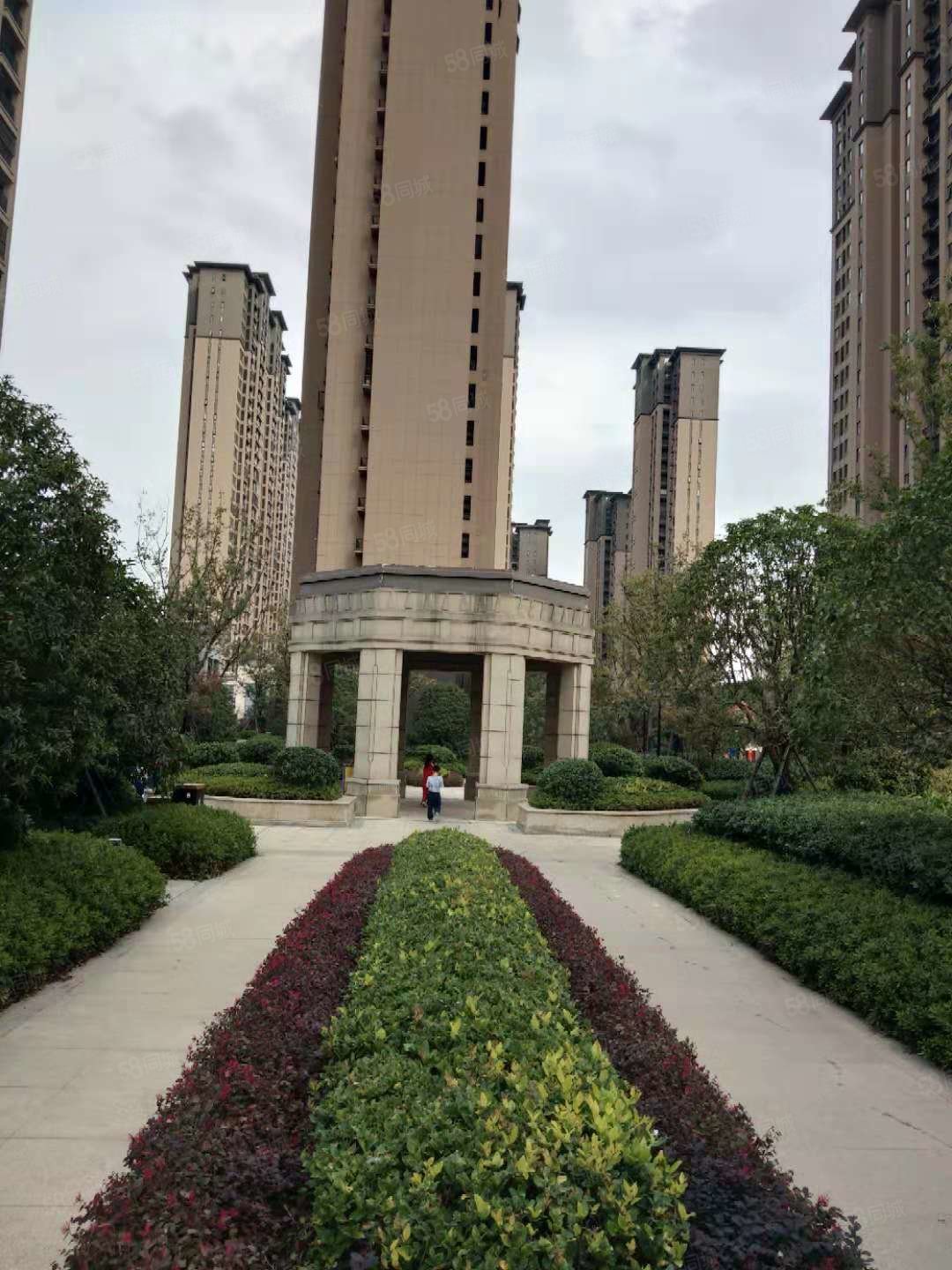 【10图】地铁口,北城中环城二期,三房两厅精装修,拎包入住, 近.,北城