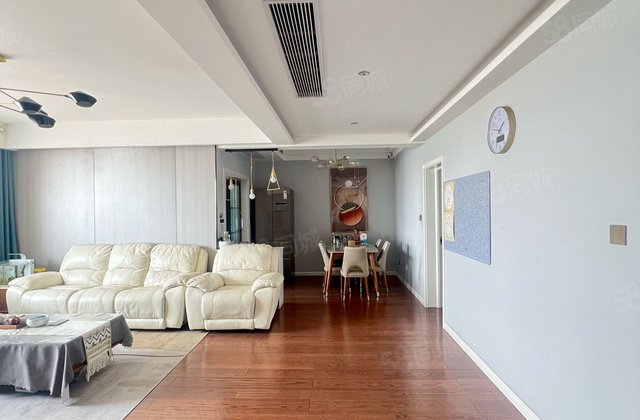 豪华装修领包入住 高楼层采光充足 带地下车位储藏室