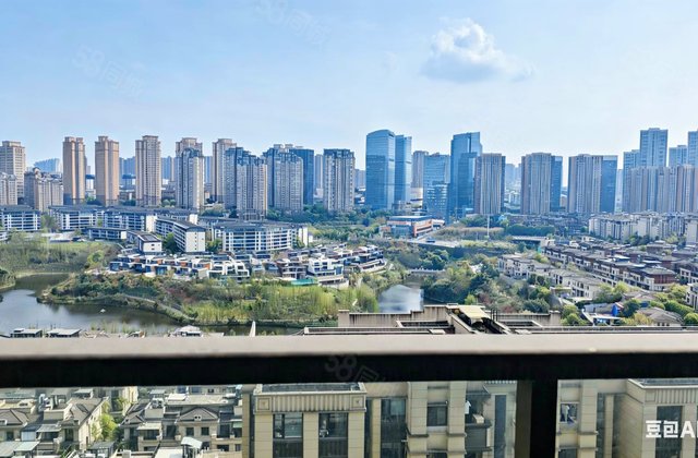 约克郡壹號湖畔3室2厅119.28㎡158万二手房图片