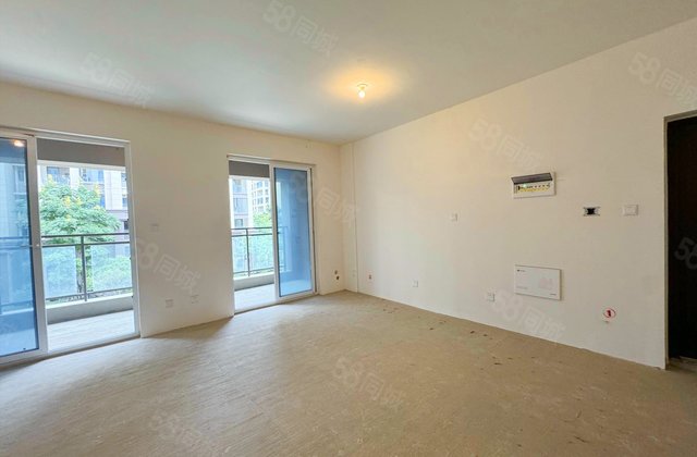 听湖九园3室2厅115.35㎡73万二手房图片