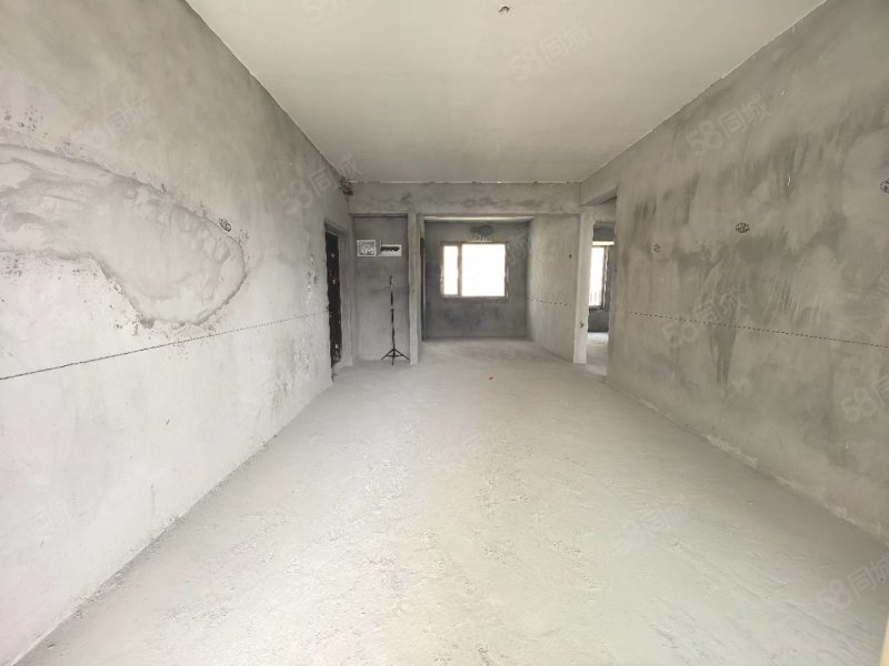 国瑞中心4室2厅2卫138㎡南北105万
