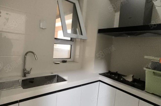 老文轩附近，东关国际西区电梯新房