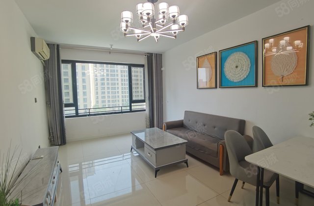 3室2厅 朝南 满二 106平 房东急置换 诚意买房