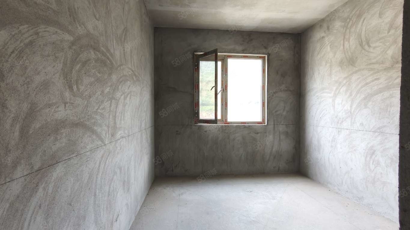 国瑞文旅城3室2厅2卫79.42㎡西南39.8万