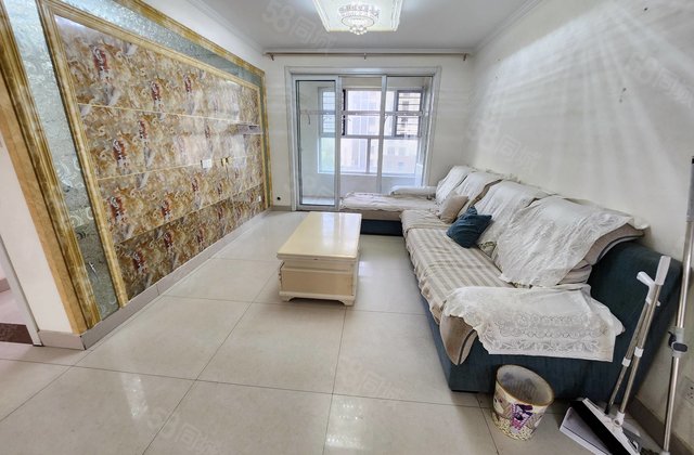 阿卡六期 新出东边户 双卫明卫  好楼层 大三居~7萬安家