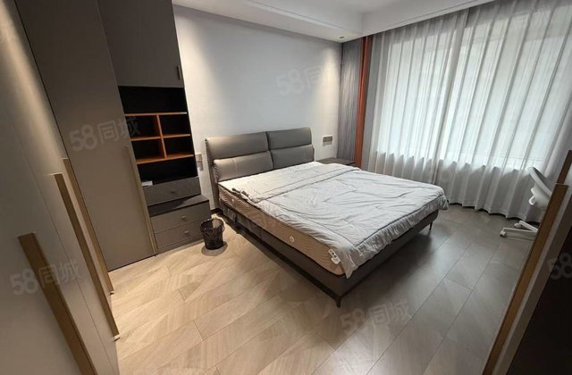 金樾澜岸二期4室2厅130㎡108万二手房图片