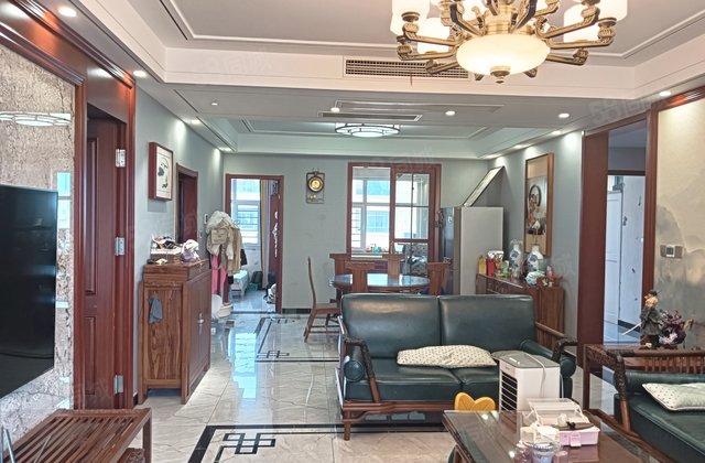 急售！孟达国际新城A2区小洋房有电梯精装四室户型方正赠送车储