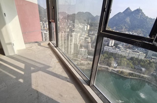 半岛豪苑3室2厅110㎡56.8万二手房图片