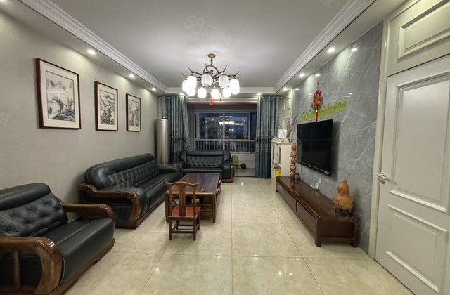 凤凰楼层！带车位储物间！标准三叶草户型！颐馨园月亮湾贵华苑