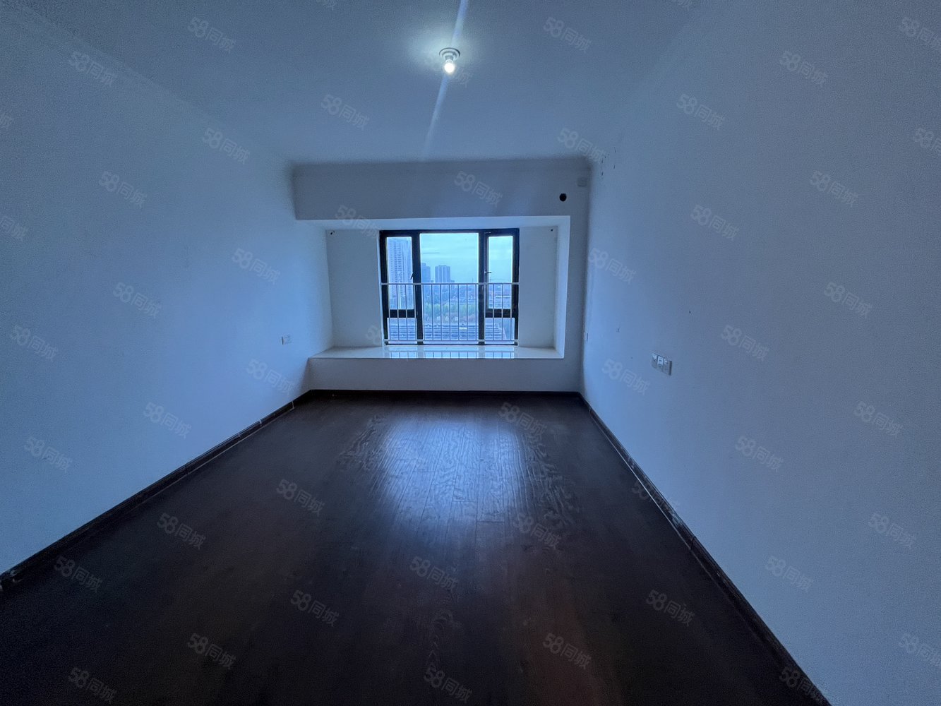 碧桂园时代印象4室2厅2卫141㎡南北93.8万