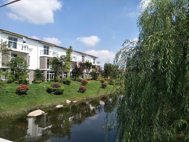 如皋翠湖湾!260平双拼别墅 送花园600平 环境好 配套全