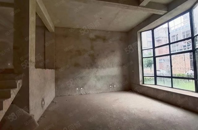 罗马世家5室3厅228.28㎡135万二手房图片