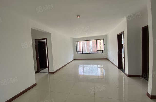 百合新城锦兰园 中间楼层采光好 次新房 南北通透 带电梯