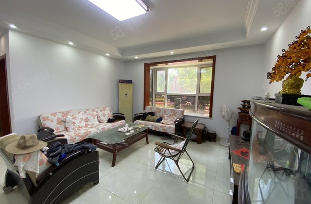 松桂嘉苑 一楼带院 院子80平 周边大院很少 出门即