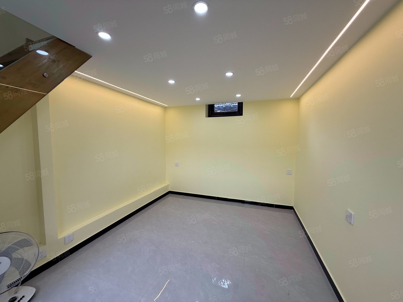 護國寺西巷平房小區(qū)1室1廳0衛(wèi)17.05㎡南北245萬