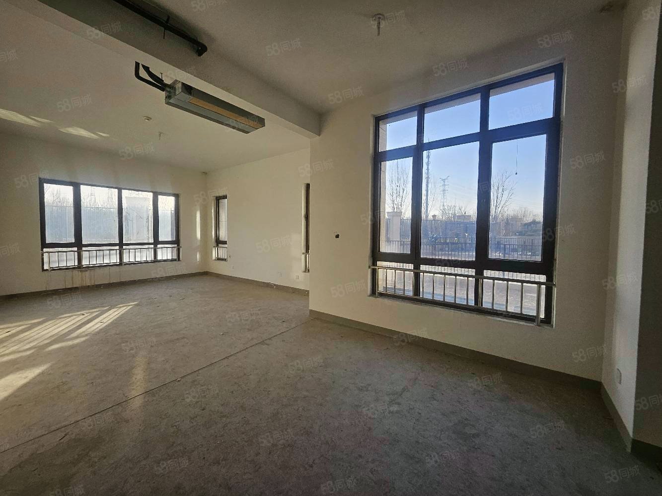 中海墅(東區(qū)別墅)4室3廳4衛(wèi)303.1㎡南北2460萬