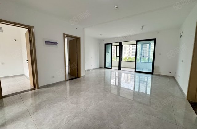 理想城南区电梯好楼层新房未住带车储城市  水城印象