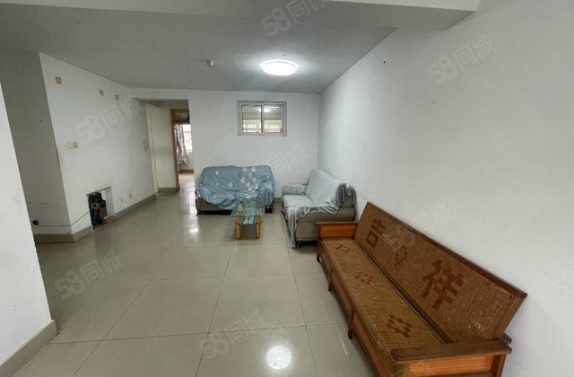 汽车站东临 单价五千多 步梯三楼 伟业中华苑 随时看房免大税