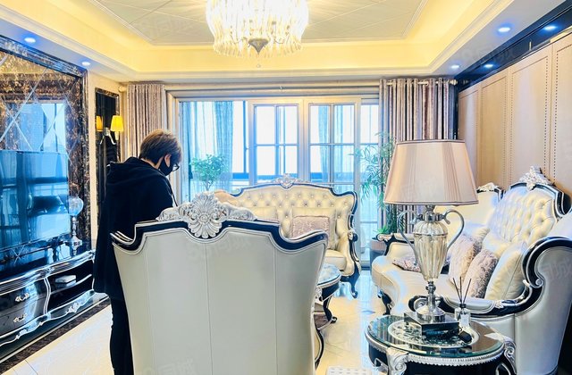 藏珑湖上国际花园4室2厅148.24㎡208万二手房图片