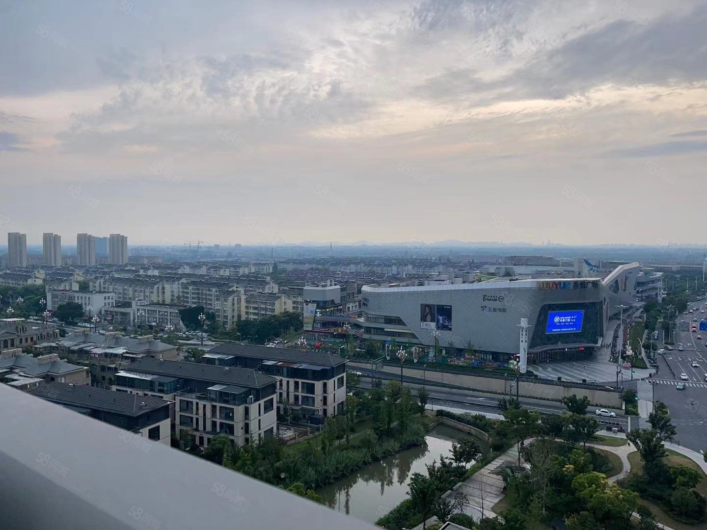 旭辉平国府朝南电梯房满二住房诚心出售价格可议