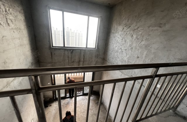 老文轩，三面环河，环境优美，恒大名都