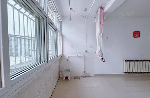 老文轩本部，一中外国语附近，状元府附近电业局三院两室随时看房