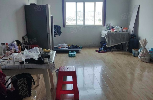 东方新世界(C区)3室2厅116㎡56.9万二手房图片