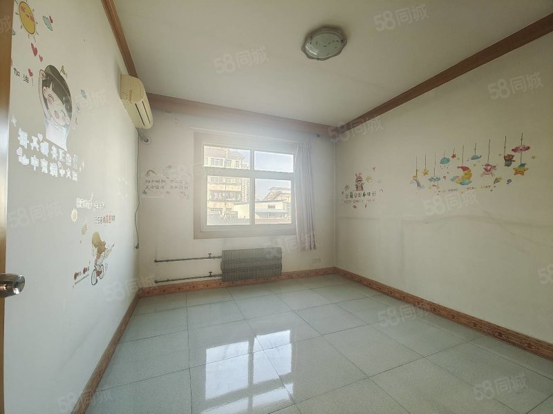 八一里文体局家属楼4室2厅2卫115㎡南北42万