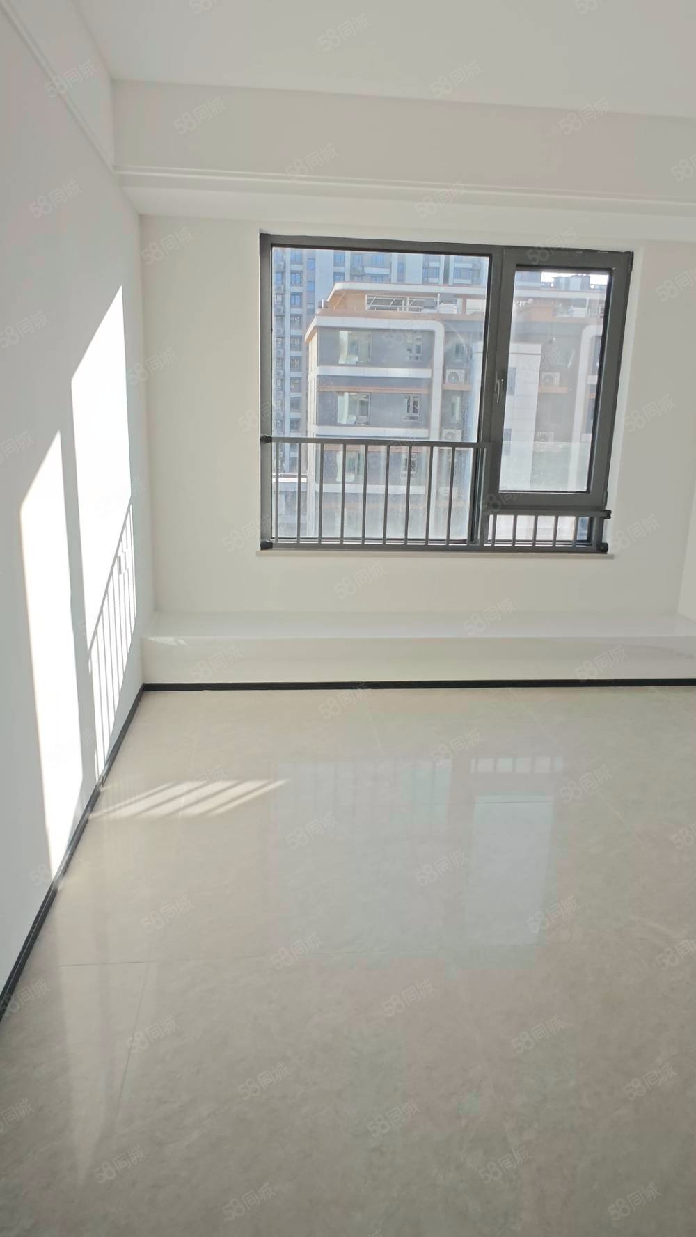 越秀星樾2室2廳1衛(wèi)79㎡南北400萬