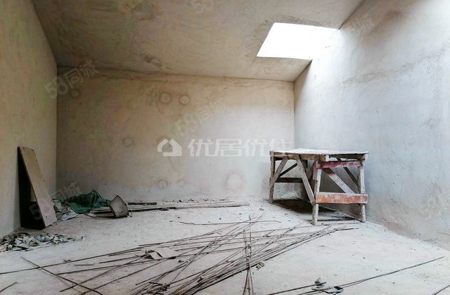 港保苑5室2厅225㎡185万二手房图片