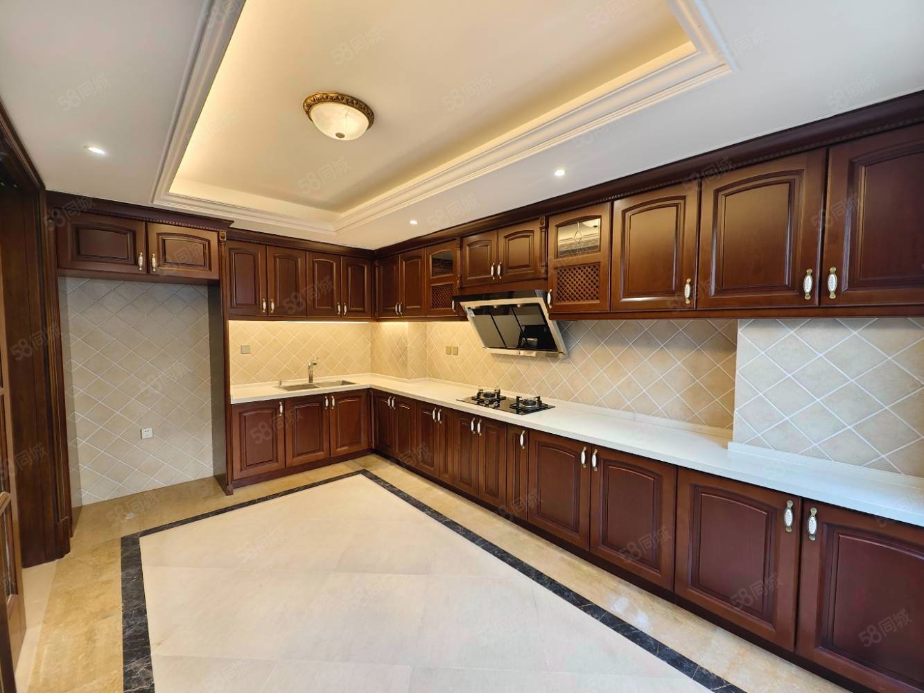 融創(chuàng)千章墅7室4廳5衛(wèi)454.58㎡南北2490萬(wàn)