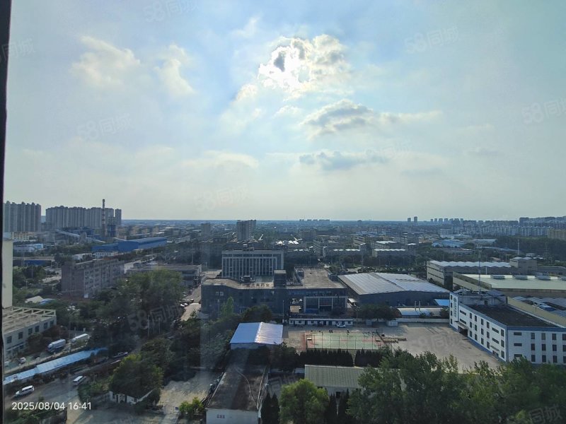 万达大都会公元3室2厅2卫116㎡南北70万