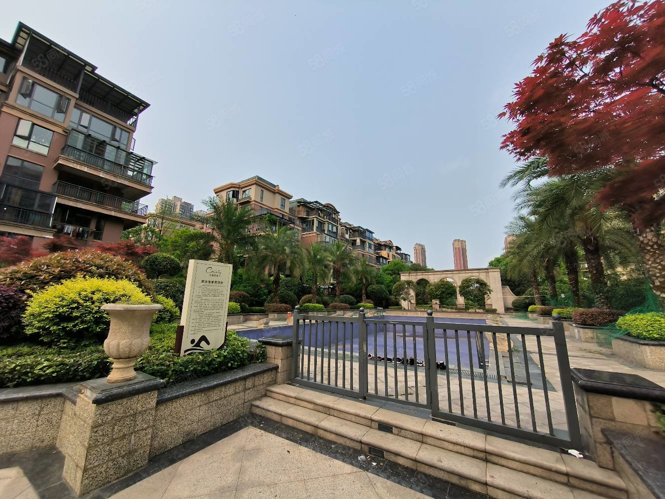 岳麓欧城3室2厅2卫128㎡东西68万