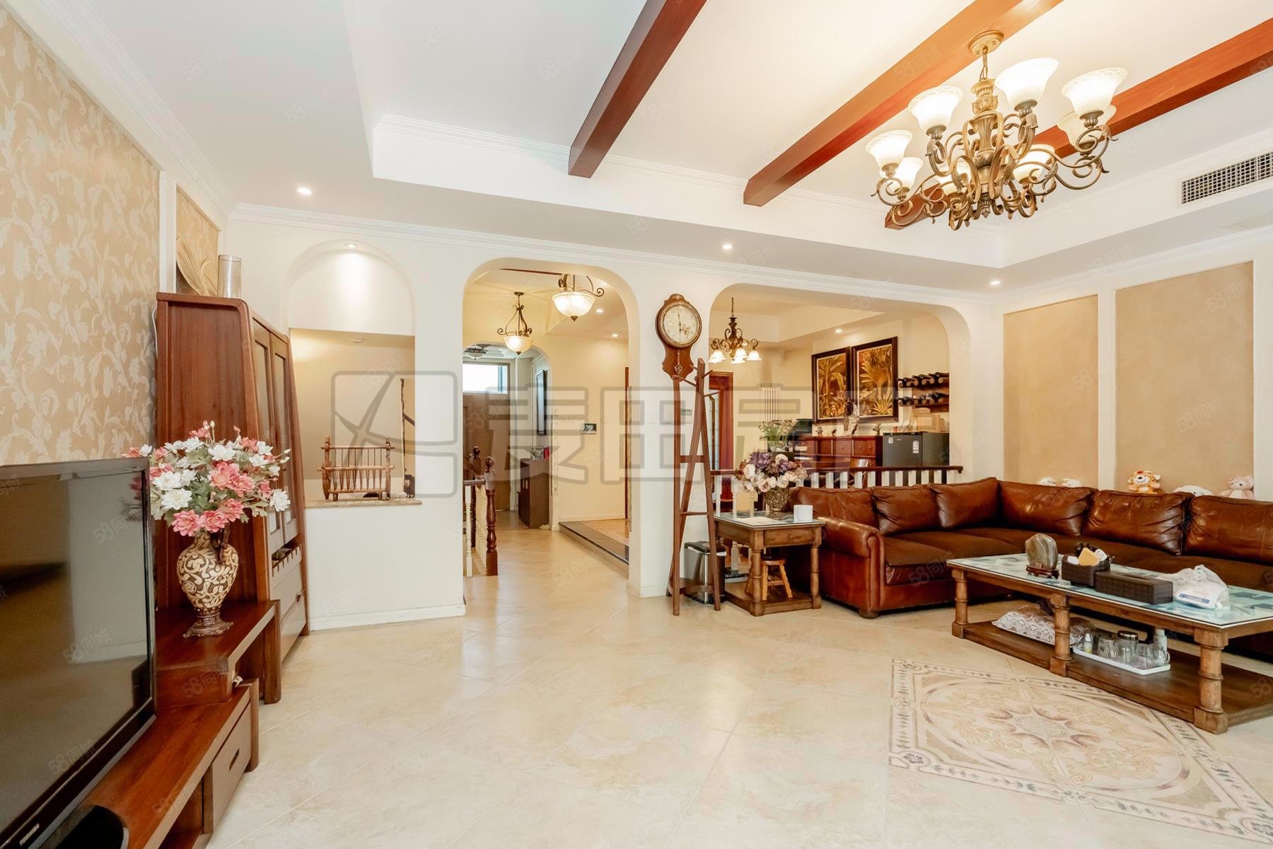 倚林佳園(別墅)5室3廳3衛(wèi)247㎡南北2980萬