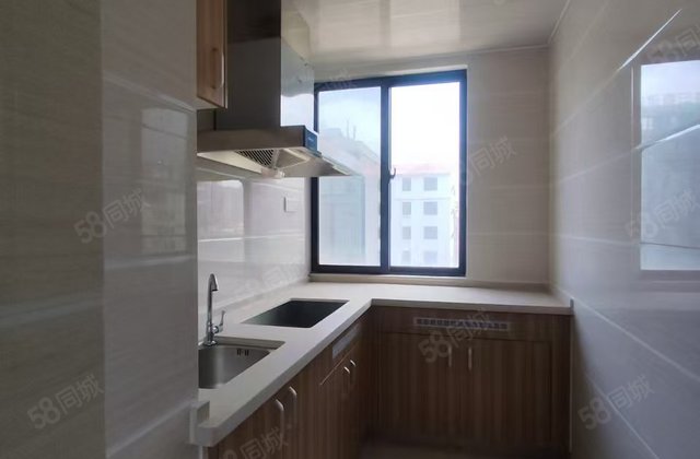 东方海逸半岛1室1厅50.55㎡48万二手房图片