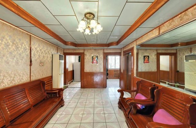 新华街四里3室1厅74㎡218万二手房图片