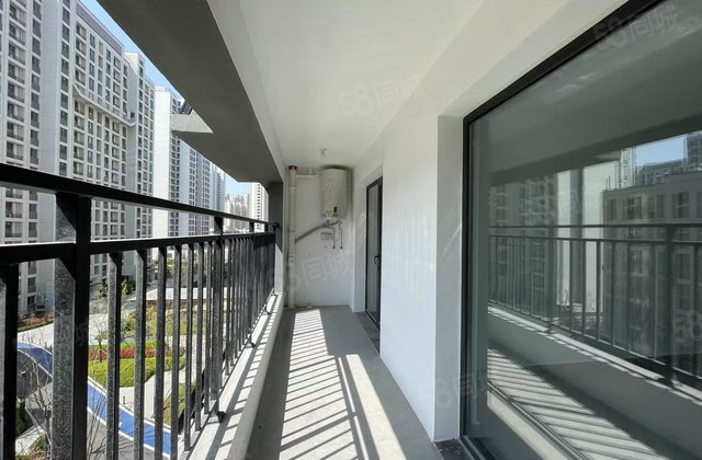 纯新房 二中   边户 儒辰陈悦 三室双卫 看房方便 车储