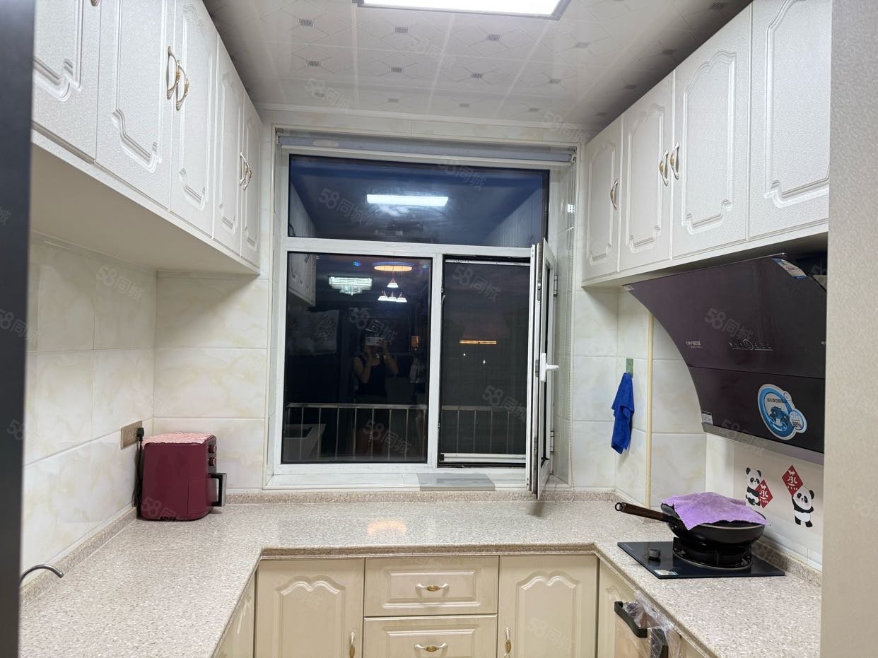 东方新天地2室2厅1卫90㎡南北28万